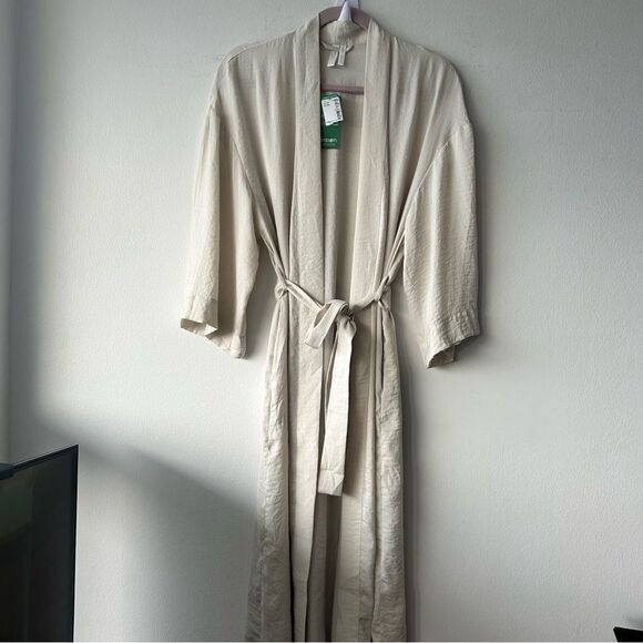 Miiyu Simons Cream Long Robe with Belt and pockets - Picture 1 of 11